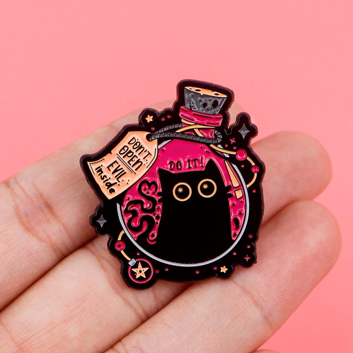 Cute Black Cat - The pin shop