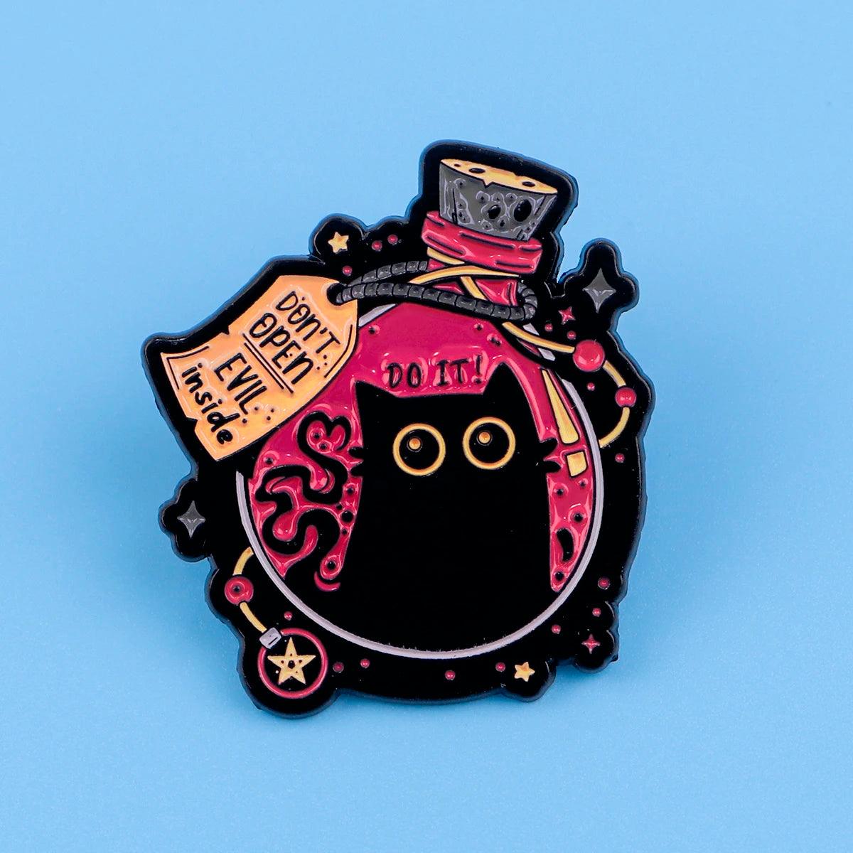 Cute Black Cat - The pin shop